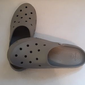 CROCS  clogs